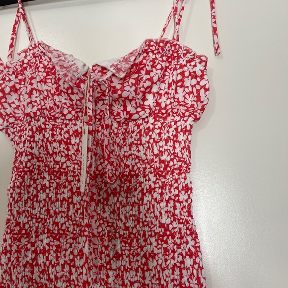 Red dress - Picture 3 of 4